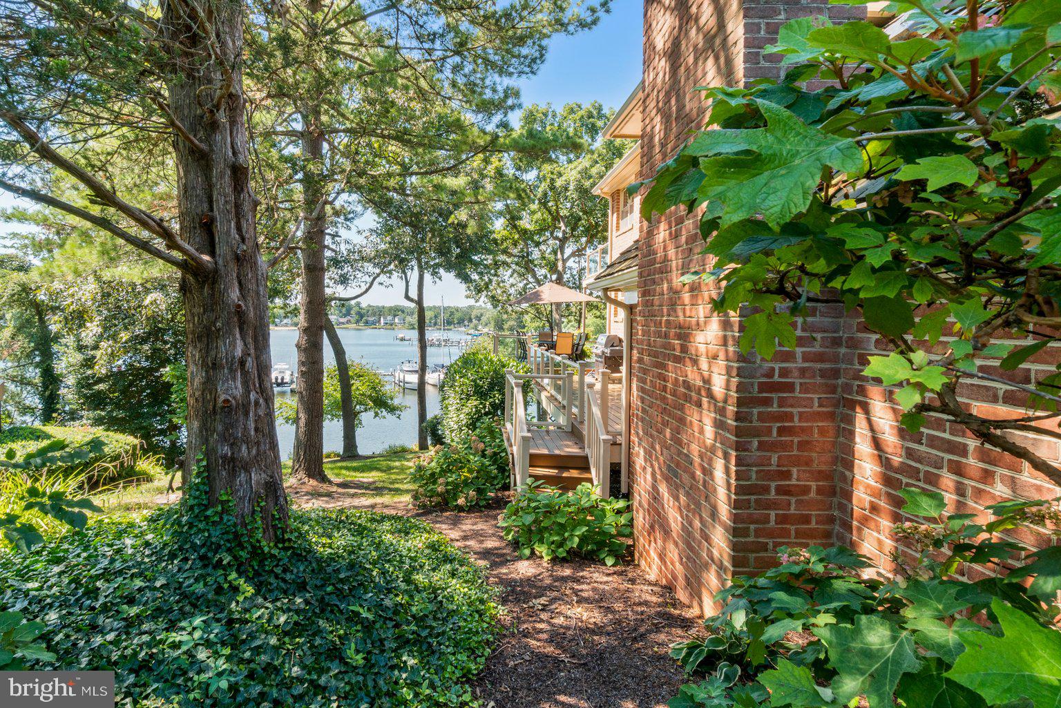 940 South River Landing Road Edgewater, MD 21037 - Photo 56 of 83 Side yard