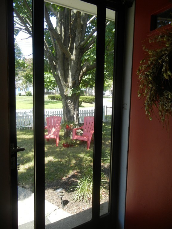 99 Bowles Park Springfield, MA 01104 - Photo 3 of 30 Gallery Image 3