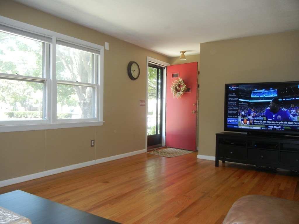 99 Bowles Park Springfield, MA 01104 - Photo 5 of 30 Gallery Image 5