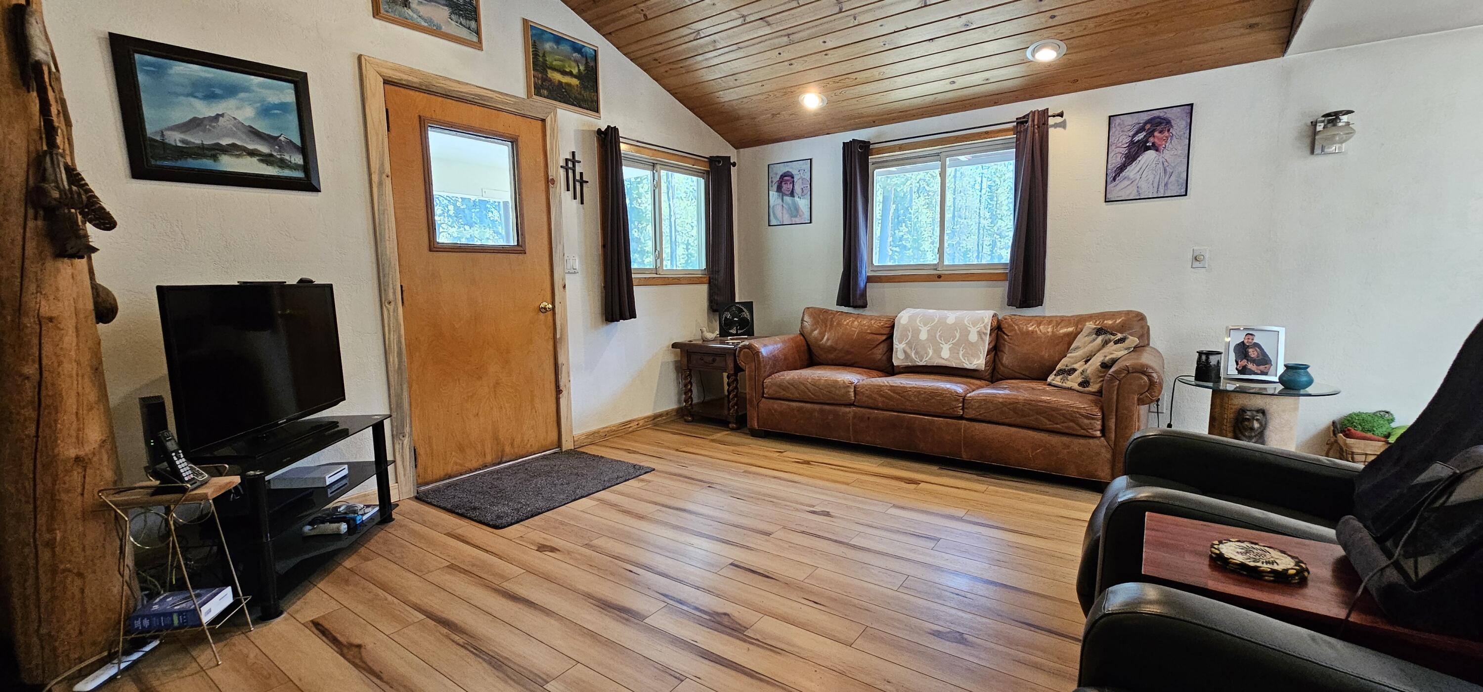 52365 Stearns Road La Pine, OR 97739 - Photo 12 of 30 20250520_143044