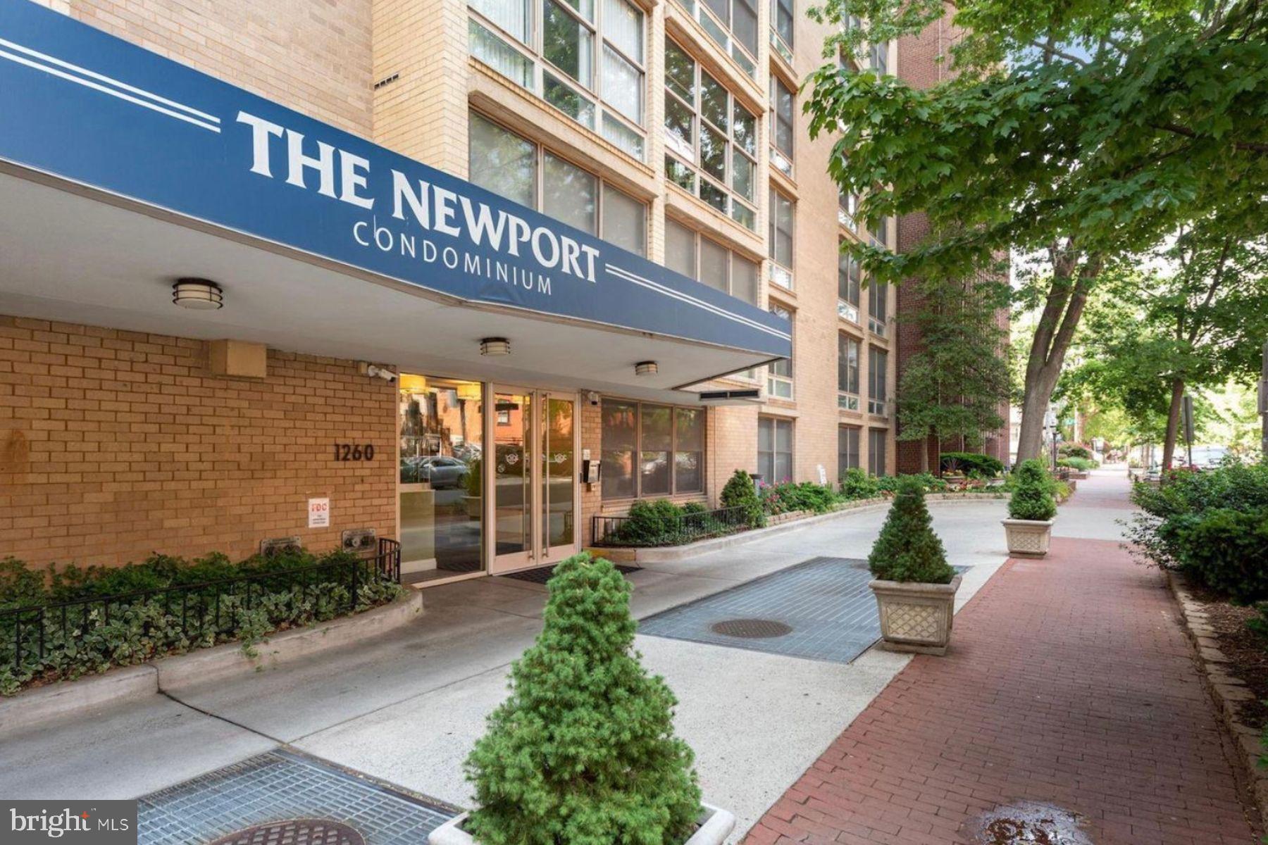 1260 21st Street Northwest, Unit 208 Washington, DC 20036 - Photo 22 of 25 a view of a building with garden