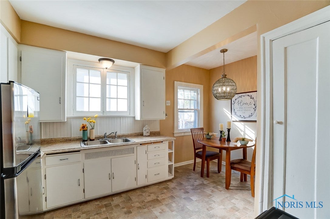 2126 Wyndhurst Road Toledo, OH 43607 - Photo 14 of 44 Gallery Image 14