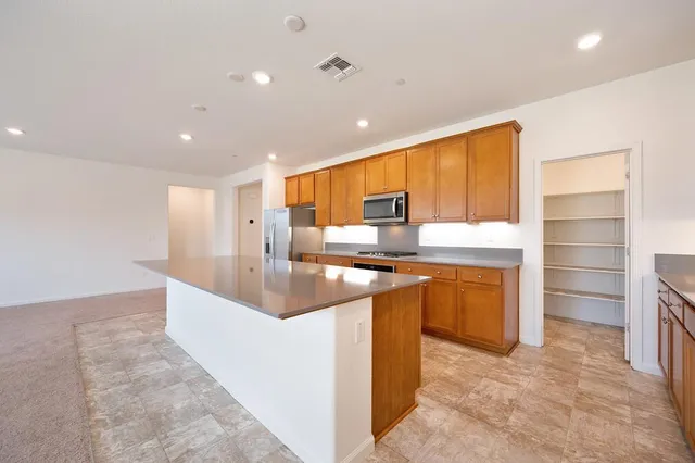 $699,000 | 498 Central Pacific Street, Lathrop, CA 95330