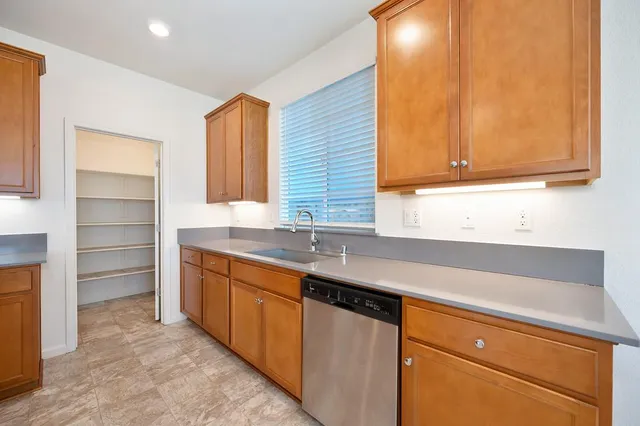 $699,000 | 498 Central Pacific Street, Lathrop, CA 95330