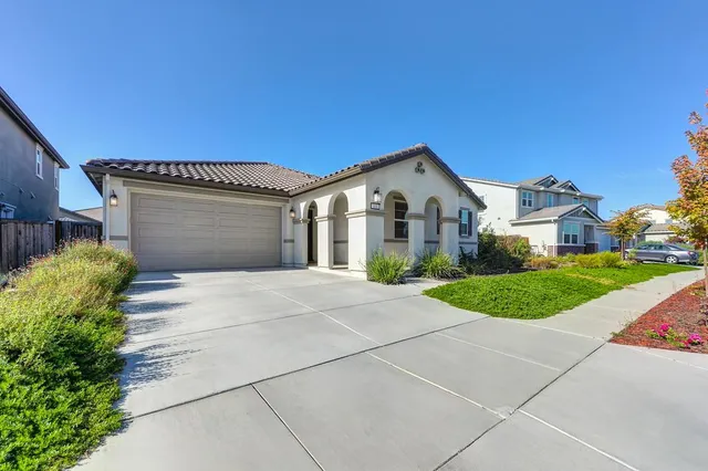 $699,000 | 498 Central Pacific Street, Lathrop, CA 95330