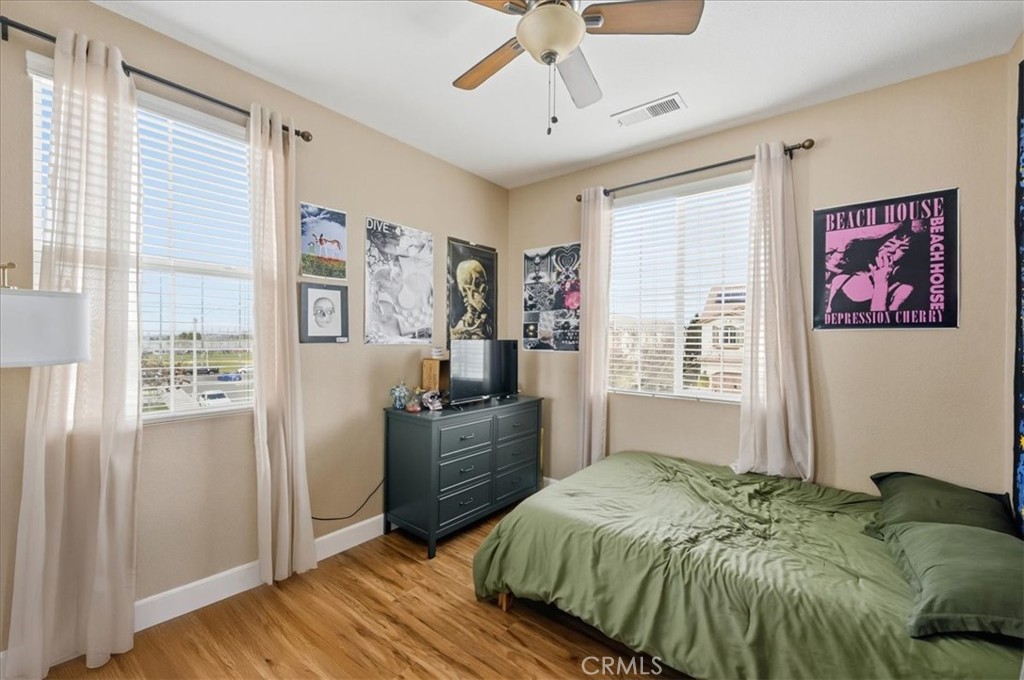 32623 Ritter Court Temecula, CA 92592 - Photo 28 of 40 a bedroom with a bed and a window