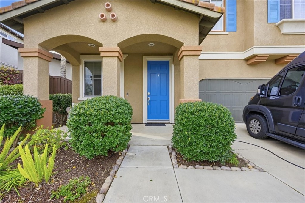 32623 Ritter Court Temecula, CA 92592 - Photo 35 of 40 a front view of a house with garden