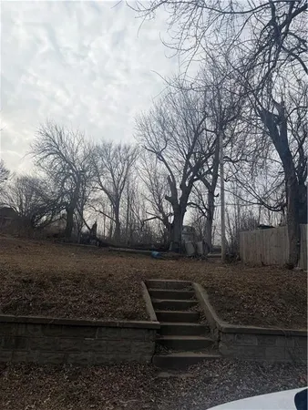 $1,200 | Charles St Street, St. Joseph, MO 64501