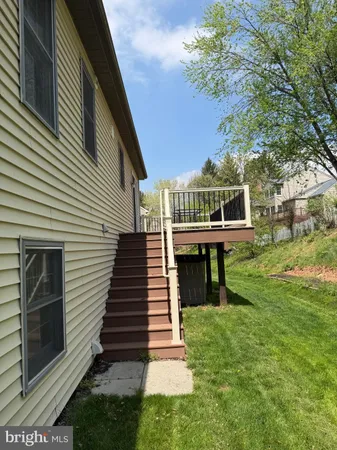 $449,900 | 917 Chowning Drive, Hummelstown, PA 17036