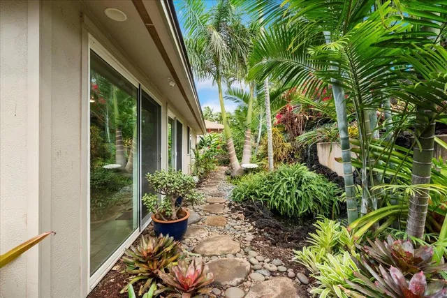 $1,399,900 | 555 Halalai Street, Kihei, HI 96753