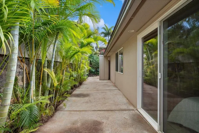 $1,399,900 | 555 Halalai Street, Kihei, HI 96753
