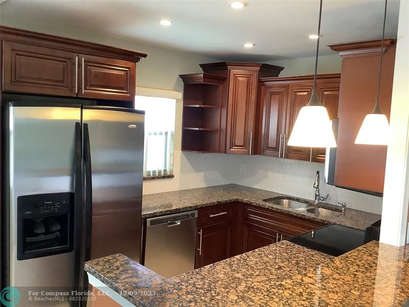 285 Monaco Way Unit 285  