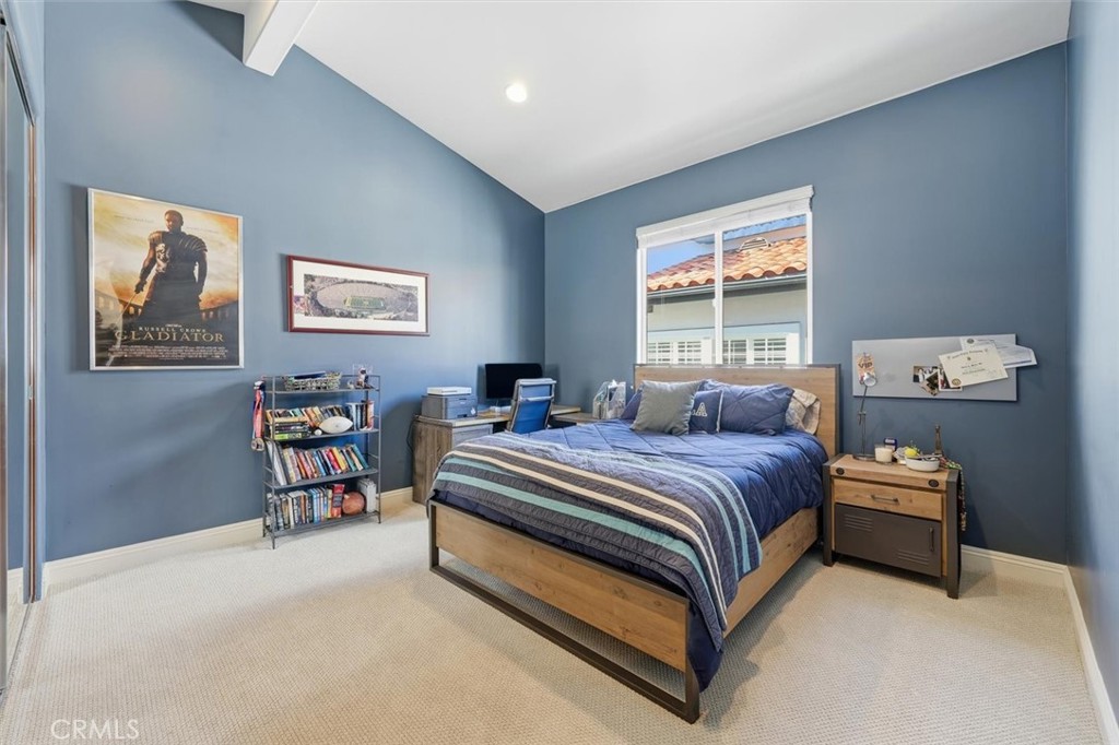 1740 Ruhland Avenue Manhattan Beach, CA 90266 - Photo 45 of 61 a spacious bedroom with a bed and a window
