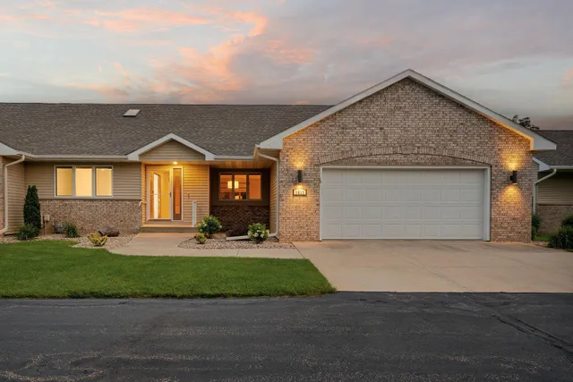 $379,900 | 1511 16th Avenue Southwest, Austin, MN 55912