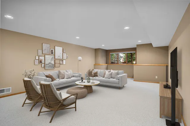 $379,900 | 1511 16th Avenue Southwest, Austin, MN 55912