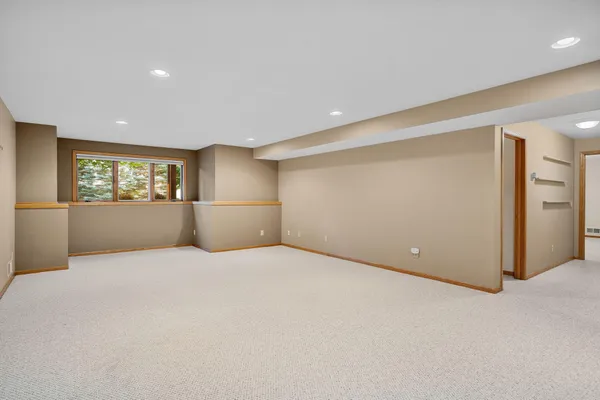 $379,900 | 1511 16th Avenue Southwest, Austin, MN 55912