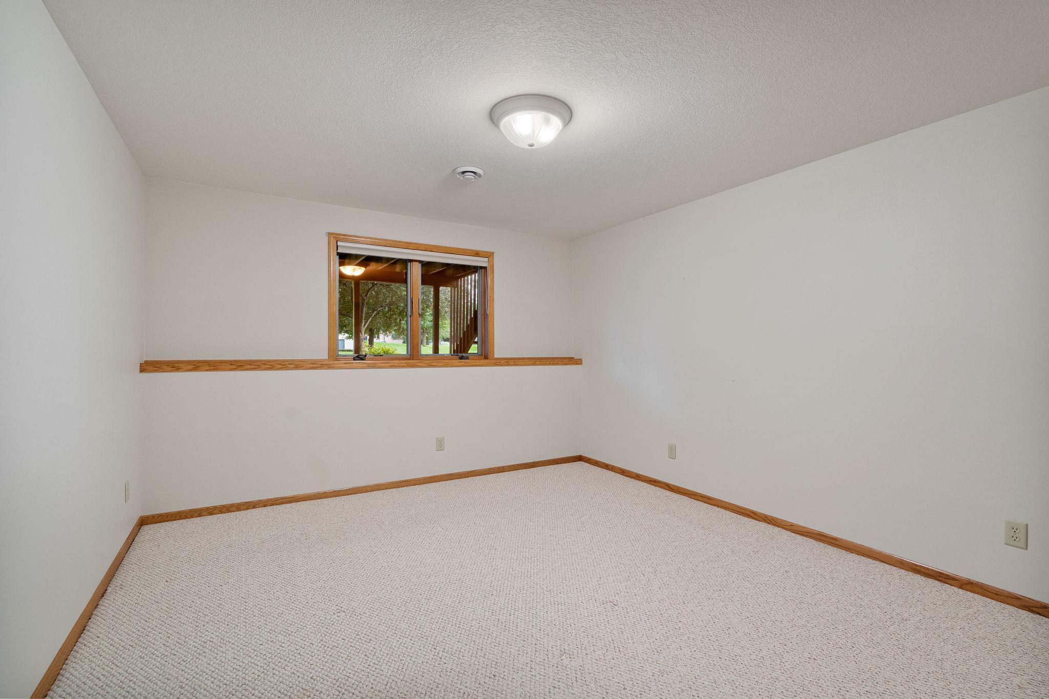 1511 16th Avenue Southwest Austin, MN 55912 - Photo 44 of 60