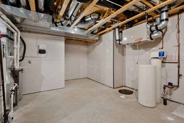 $379,900 | 1511 16th Avenue Southwest, Austin, MN 55912