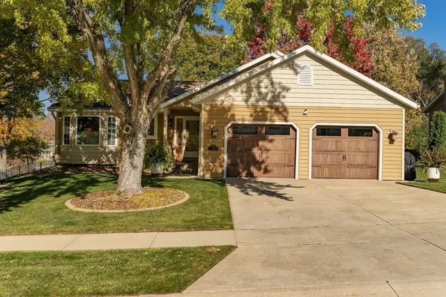 $400,000 | 917 Northway Lane Northeast, Rochester, MN 55906