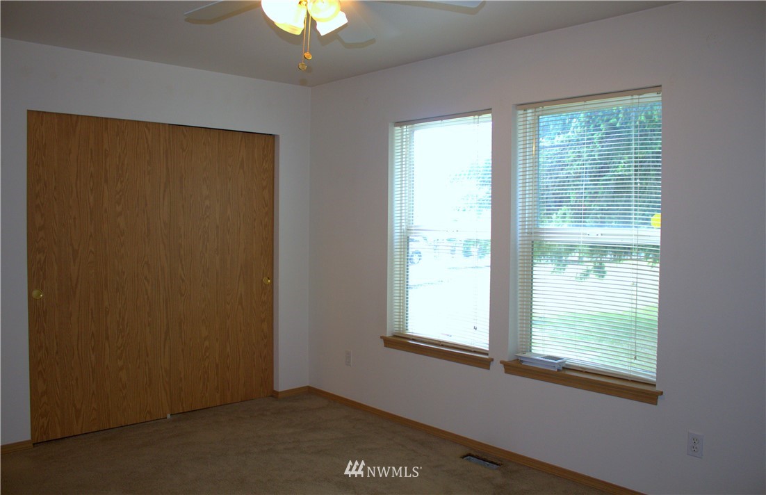 18624 Ivan Street Southwest Rochester, WA 98579 - Photo 14 of 25