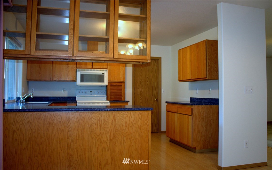 18624 Ivan Street Southwest Rochester, WA 98579 - Photo 5 of 25