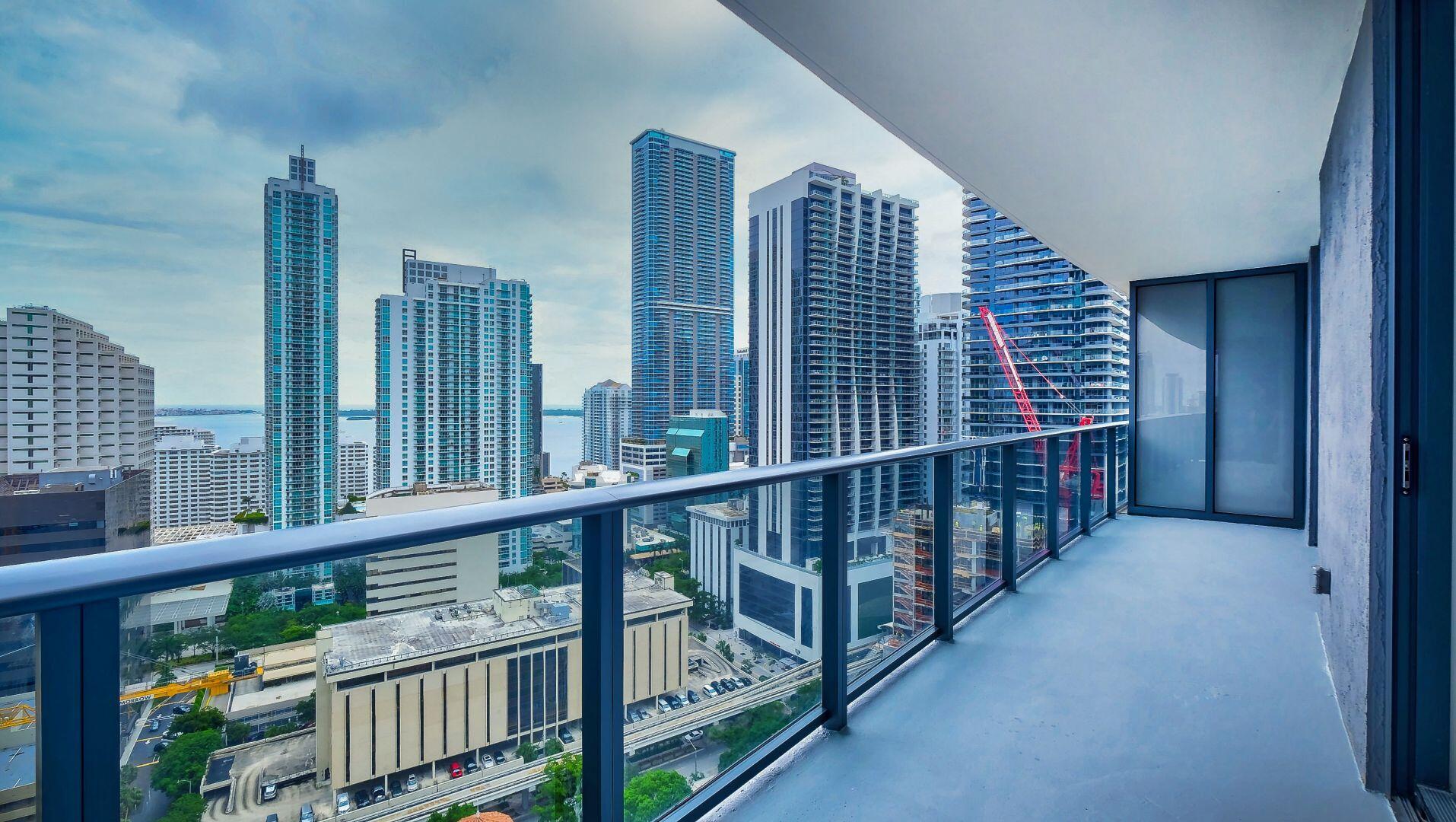 45 Southwest 9th Street, Unit 2502 Miami, FL 33130 - Photo 18 of 24 18_dscf5727_28_29_30_31