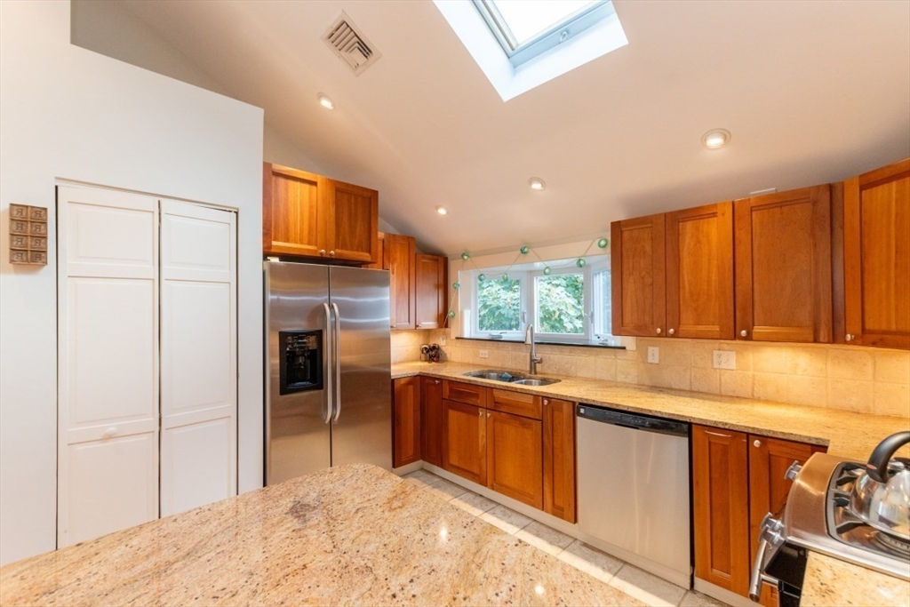 28 Holyoke Road, Unit 3 Somerville, MA 02144 - Photo 13 of 39 Gallery Image 13