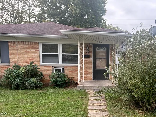 $1,025 | 6203 East 11th Street, Indianapolis, IN 46219
