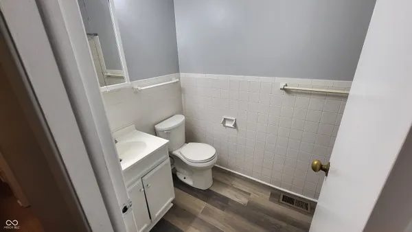 $1,025 | 6203 East 11th Street, Indianapolis, IN 46219