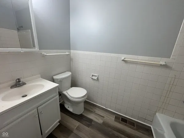 $1,025 | 6203 East 11th Street, Indianapolis, IN 46219