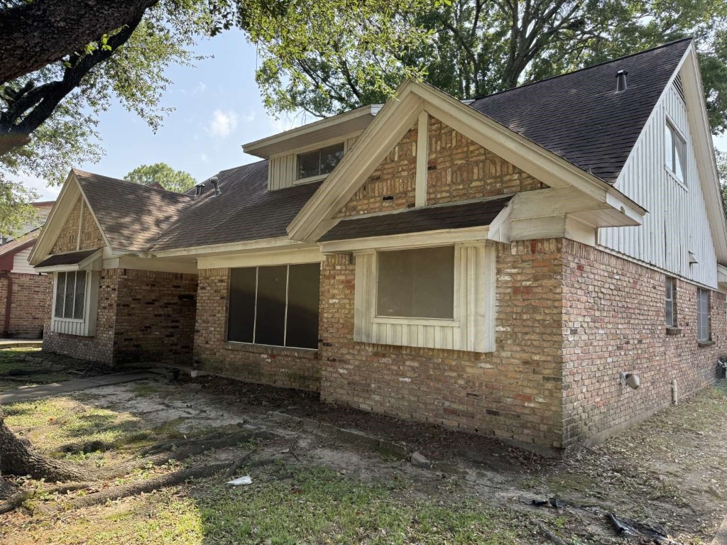 2706 Burke Road Pasadena, TX 77502 - Photo 3 of 27