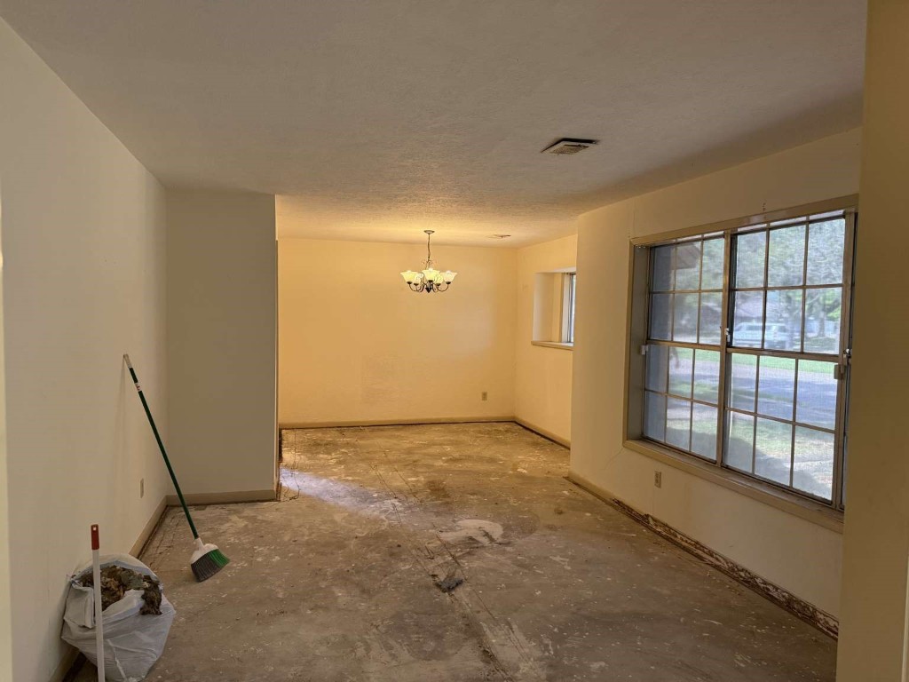 2706 Burke Road Pasadena, TX 77502 - Photo 6 of 27