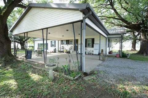 $235,000 | 25405 Raymond Highway, Jennings, LA 70546