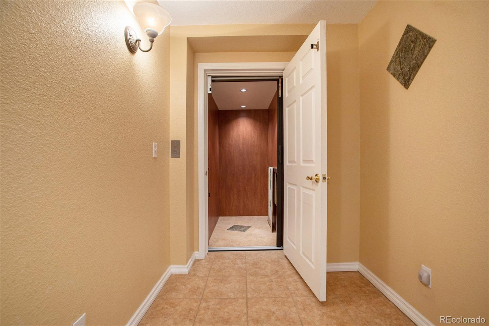 8974 Hunters Way Highlands Ranch, CO 80129 - Photo 30 of 40 Gallery Image 30