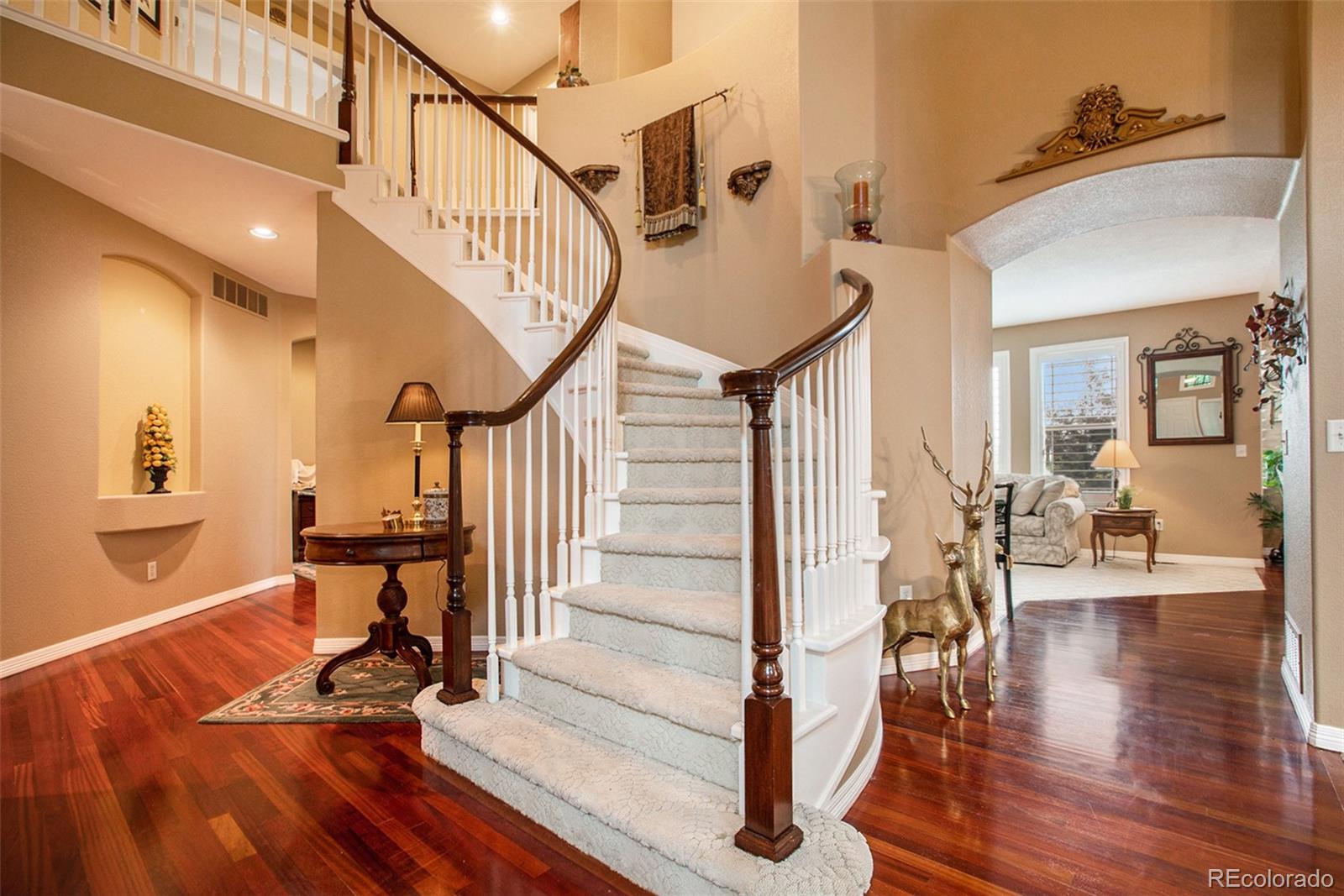 8974 Hunters Way Highlands Ranch, CO 80129 - Photo 6 of 40 Gallery Image 6