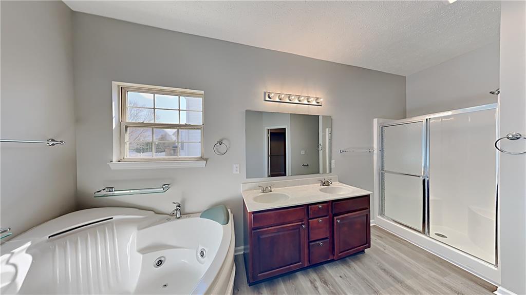 3158 Sleeping Ridge Way Indianapolis, IN 46217 - Photo 10 of 24 Gallery Image 10