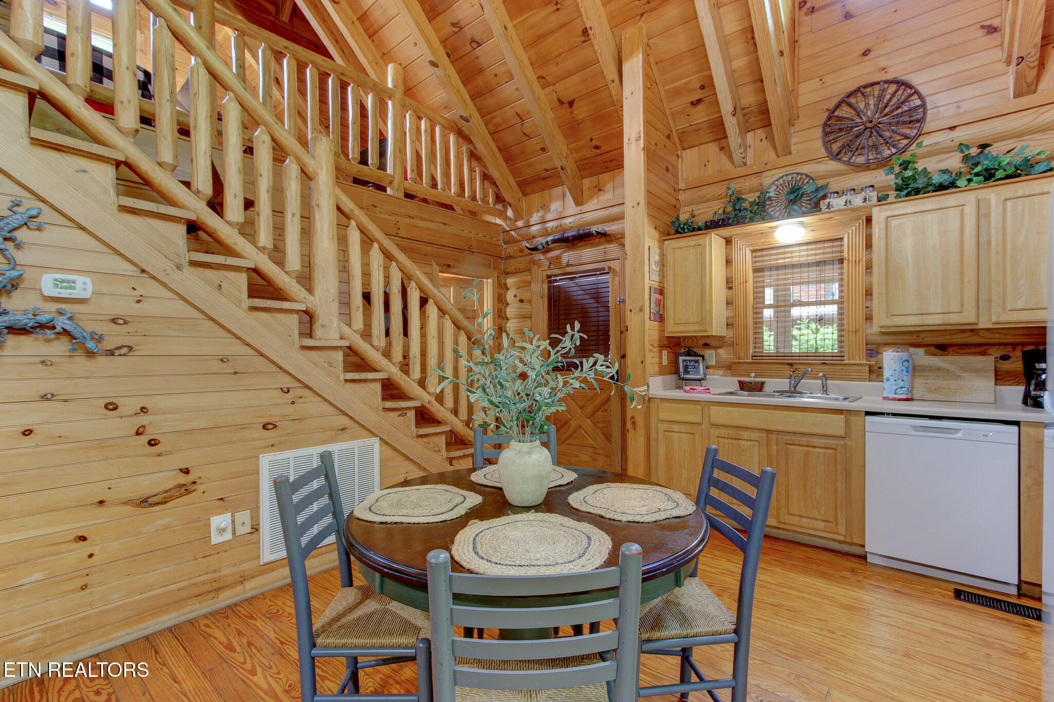 3140 Smoky Ridge Way Sevierville, TN 37862 - Photo 7 of 32 07