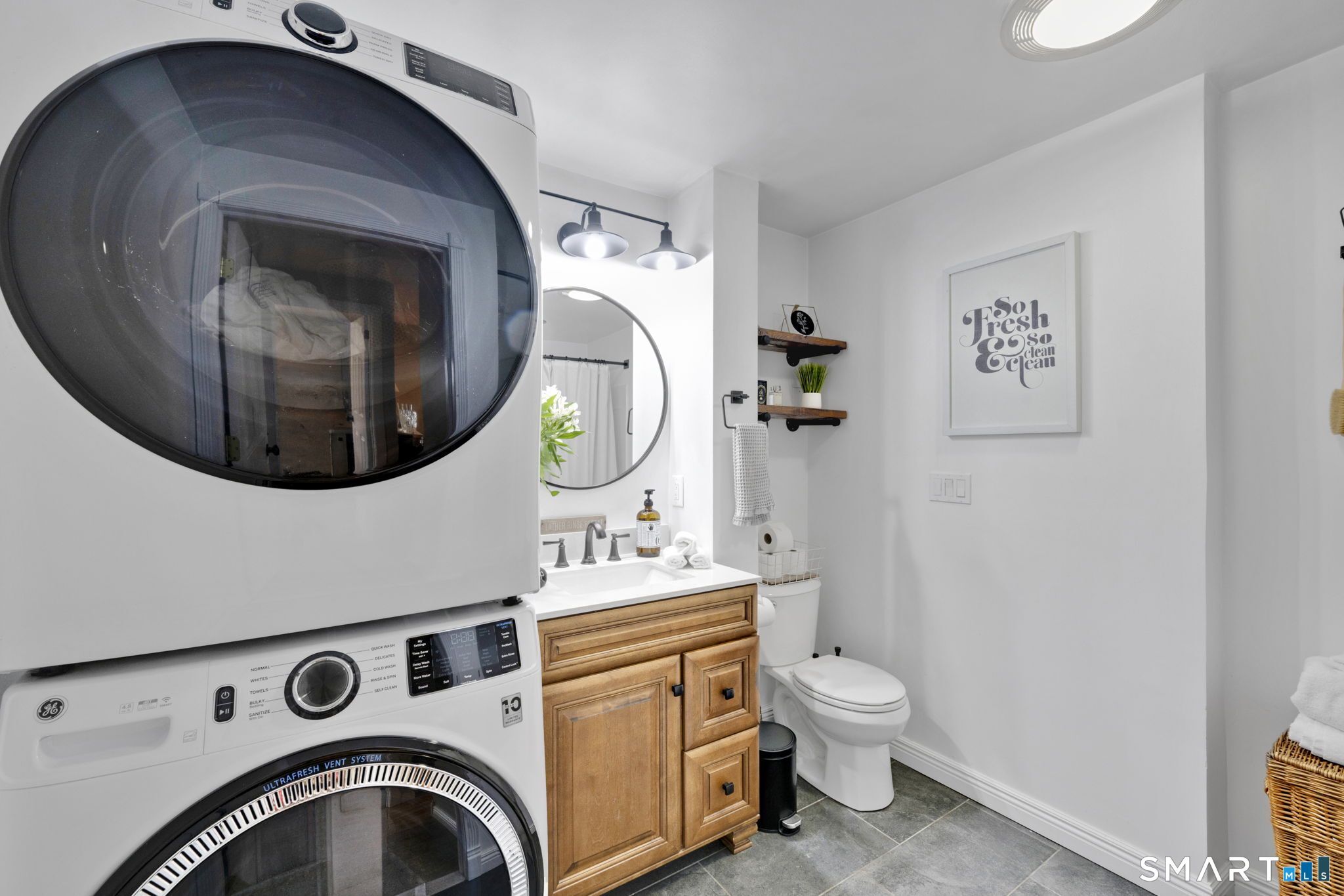 77 Berkeley Road Middletown, CT 06457 - Photo 19 of 29 Full, updated bath with shower & laundry