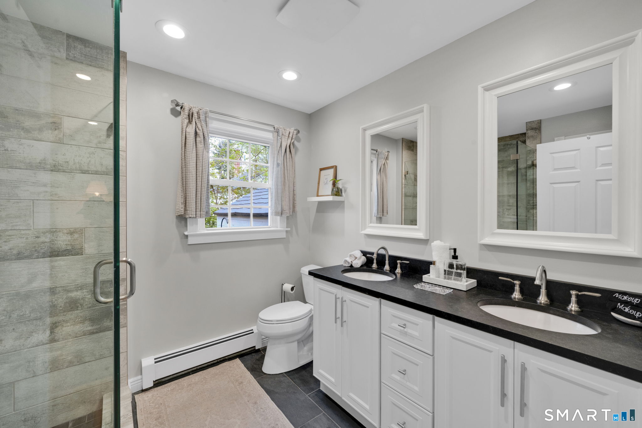 77 Berkeley Road Middletown, CT 06457 - Photo 9 of 29 Double sinks