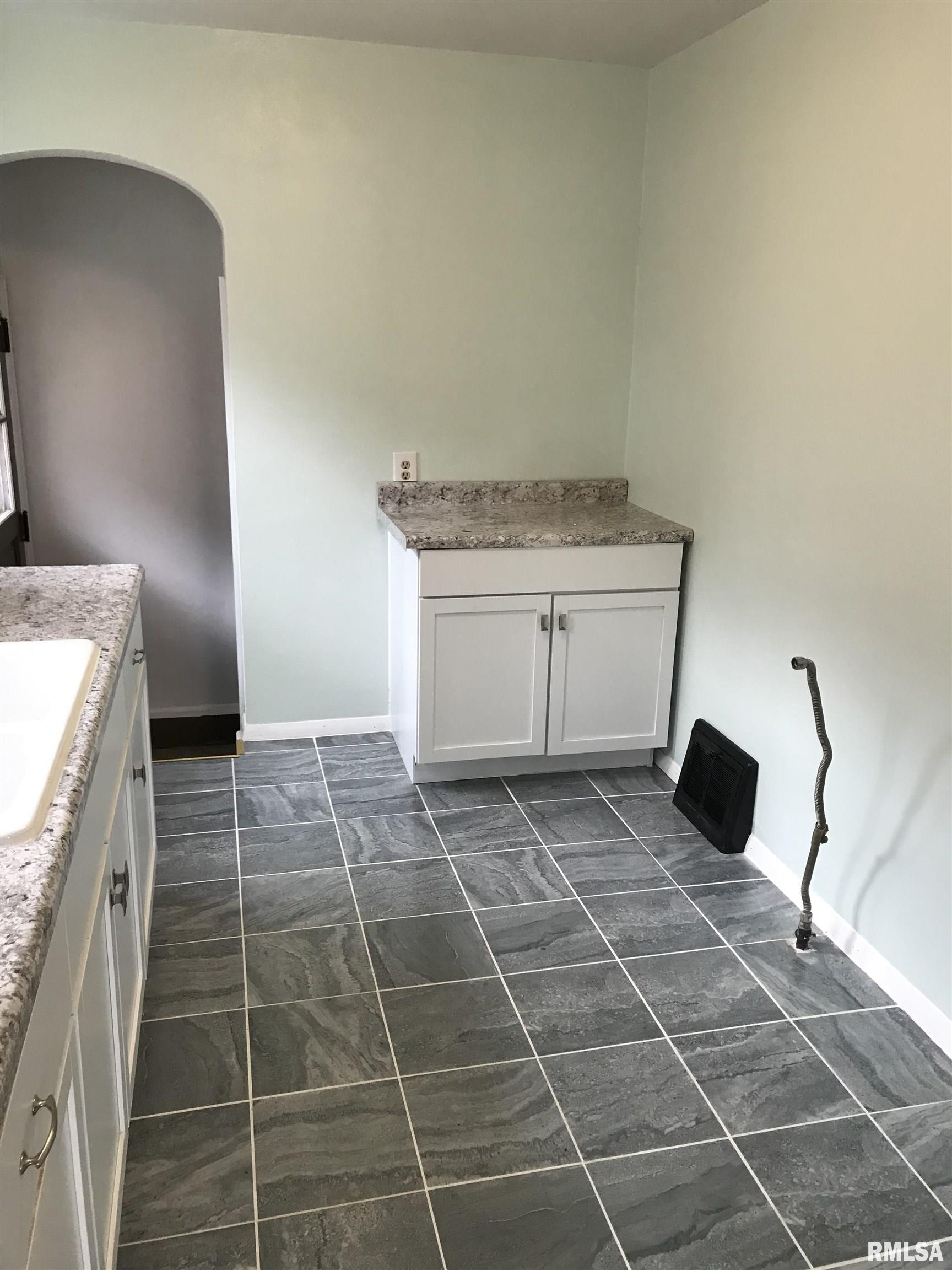 2929 South 5th Street Springfield, IL 62703 - Photo 11 of 21