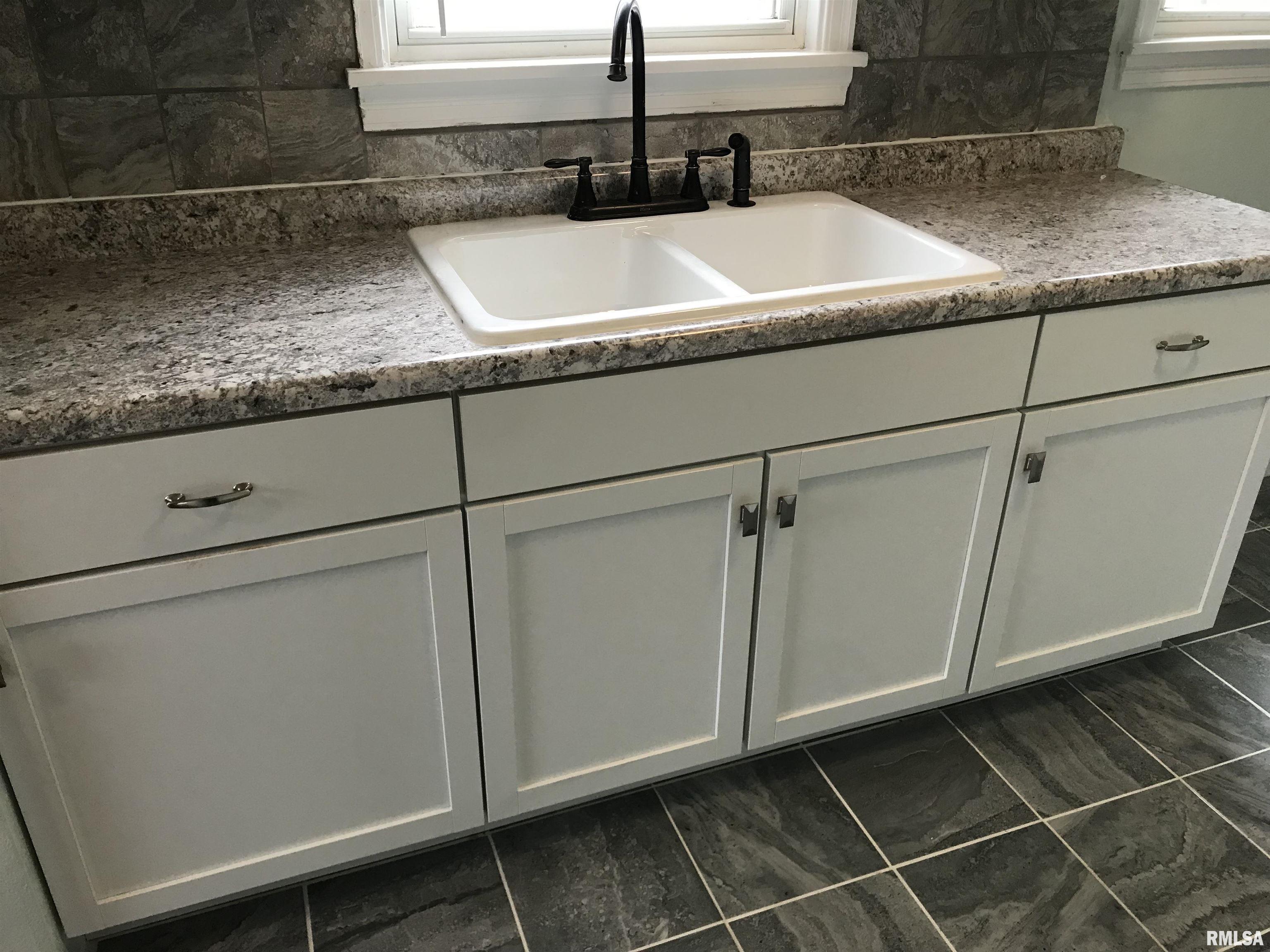 2929 South 5th Street Springfield, IL 62703 - Photo 12 of 21