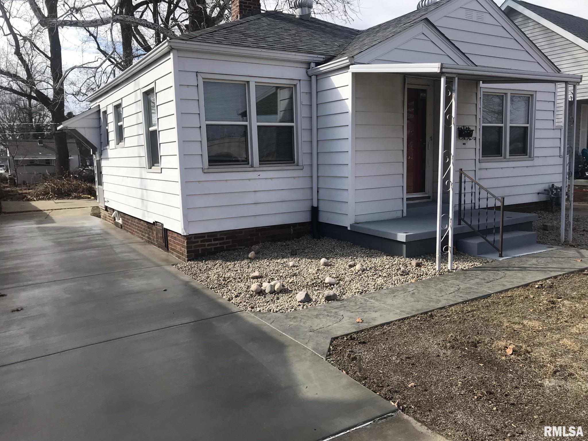 2929 South 5th Street Springfield, IL 62703 - Photo 2 of 21