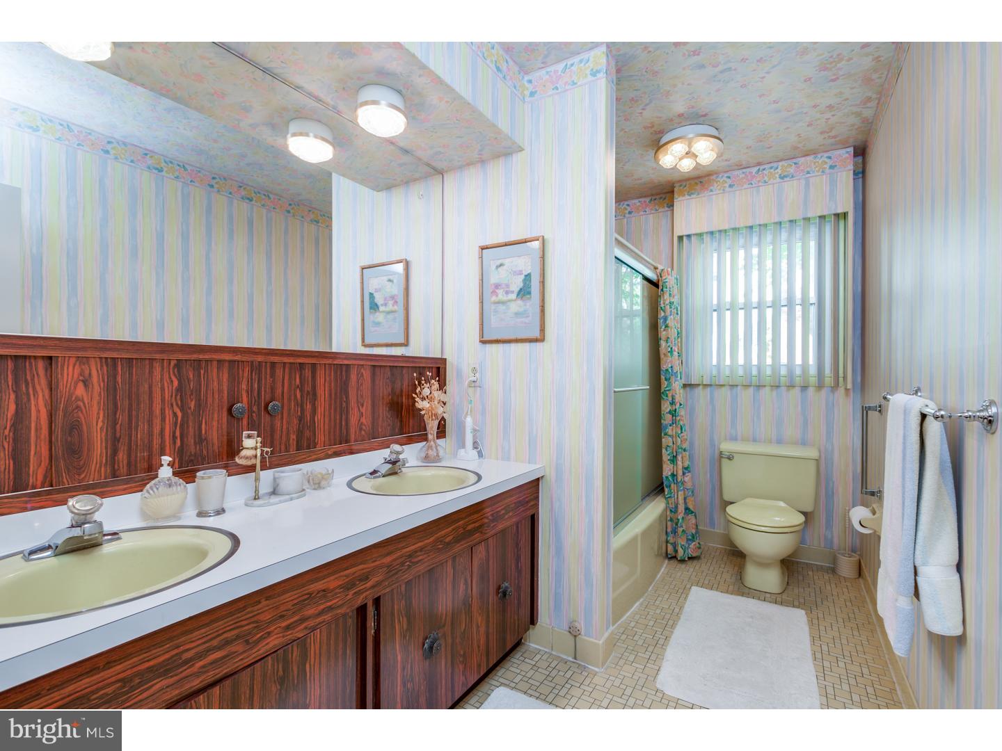 503 Gatewood Road Cherry Hill, NJ 08003 - Photo 19 of 25 Bathroom