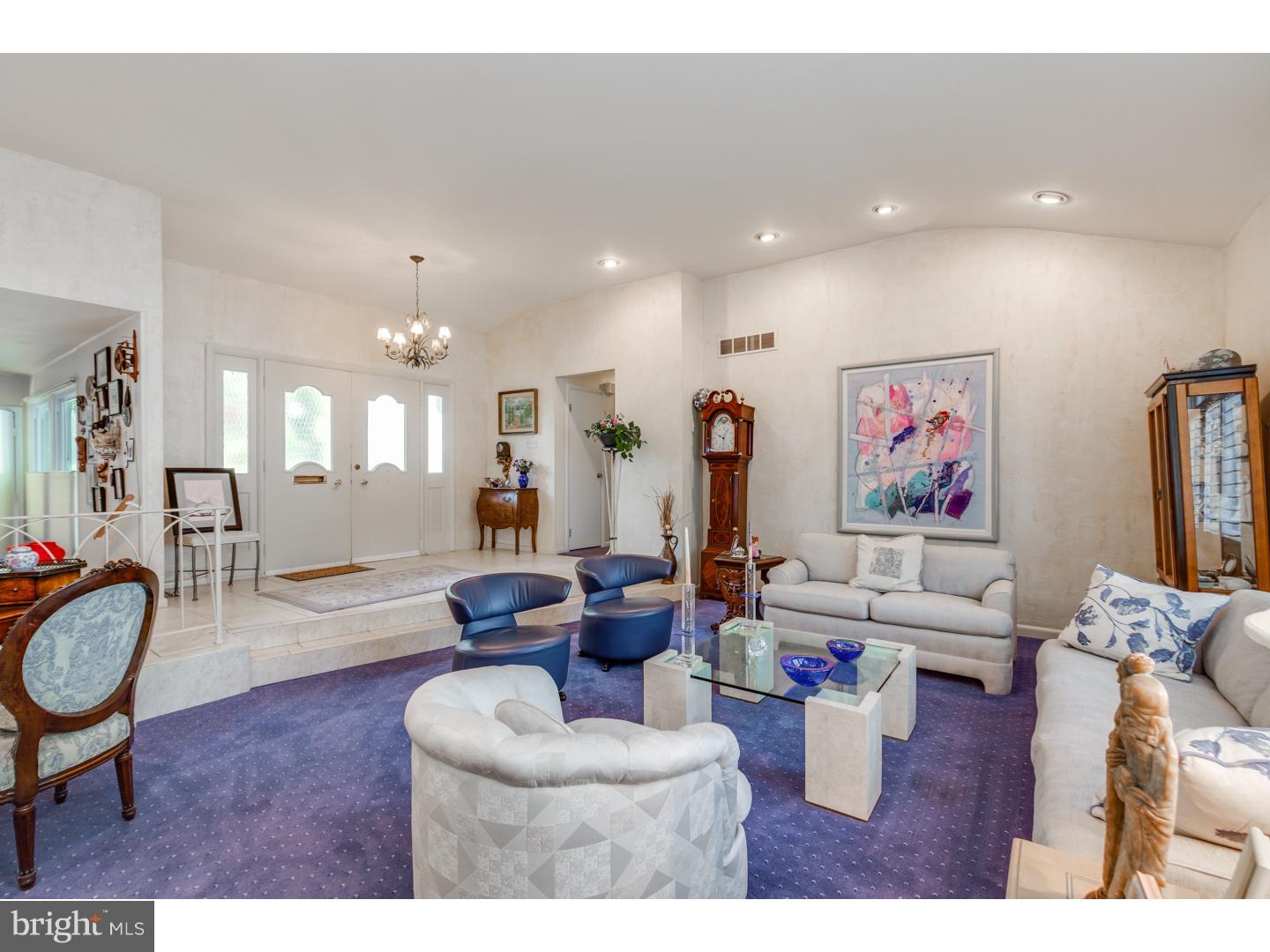 503 Gatewood Road Cherry Hill, NJ 08003 - Photo 4 of 25 Living Room