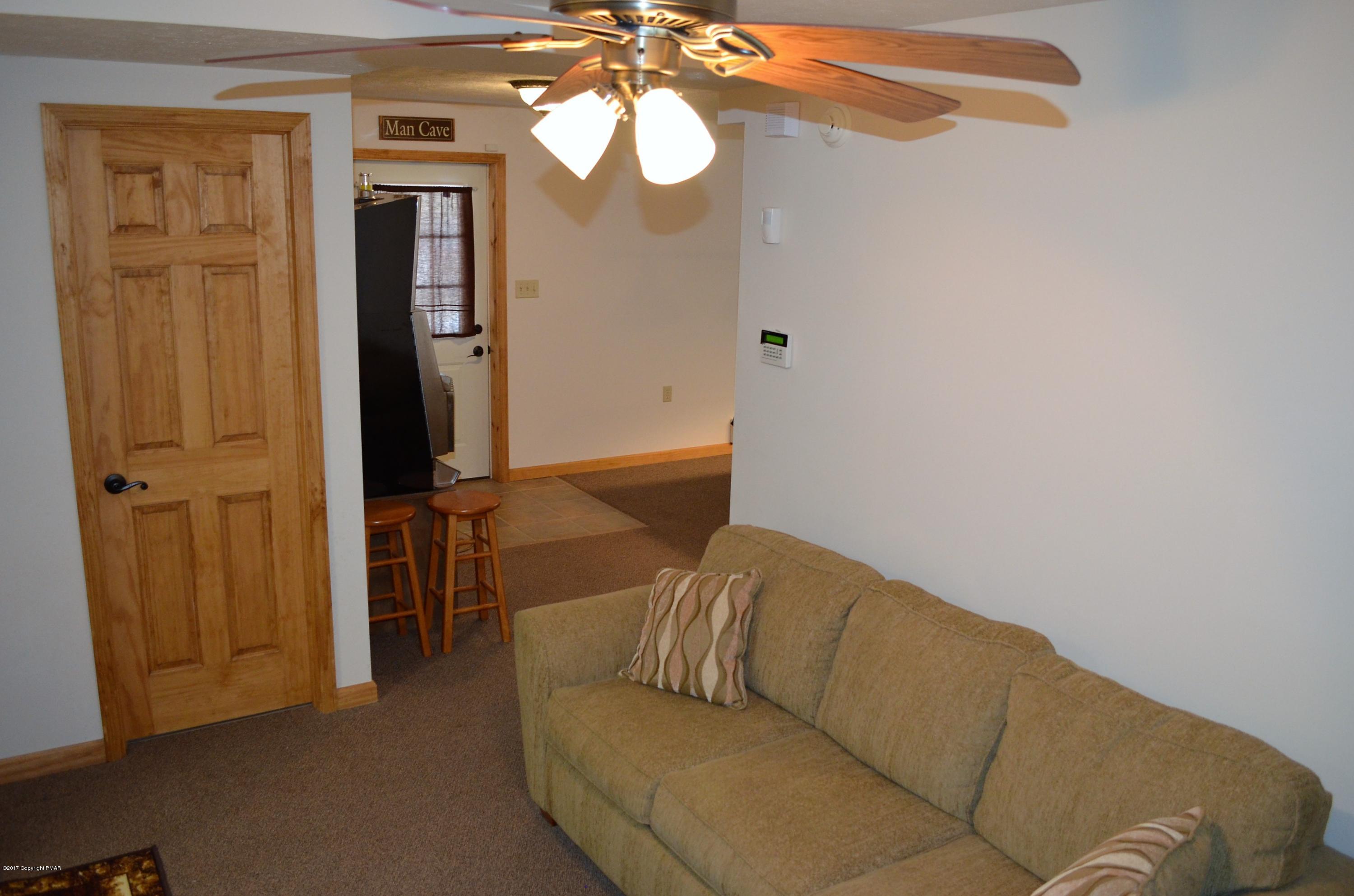 5 Ransom Circle Albrightsville, PA 18210 - Photo 12 of 32 Office/Family Room