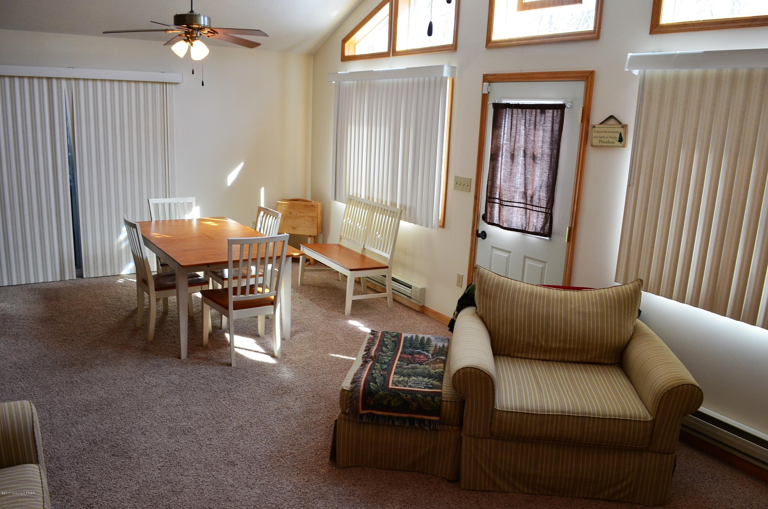 5 Ransom Circle Albrightsville, PA 18210 - Photo 3 of 32 Living/Dining