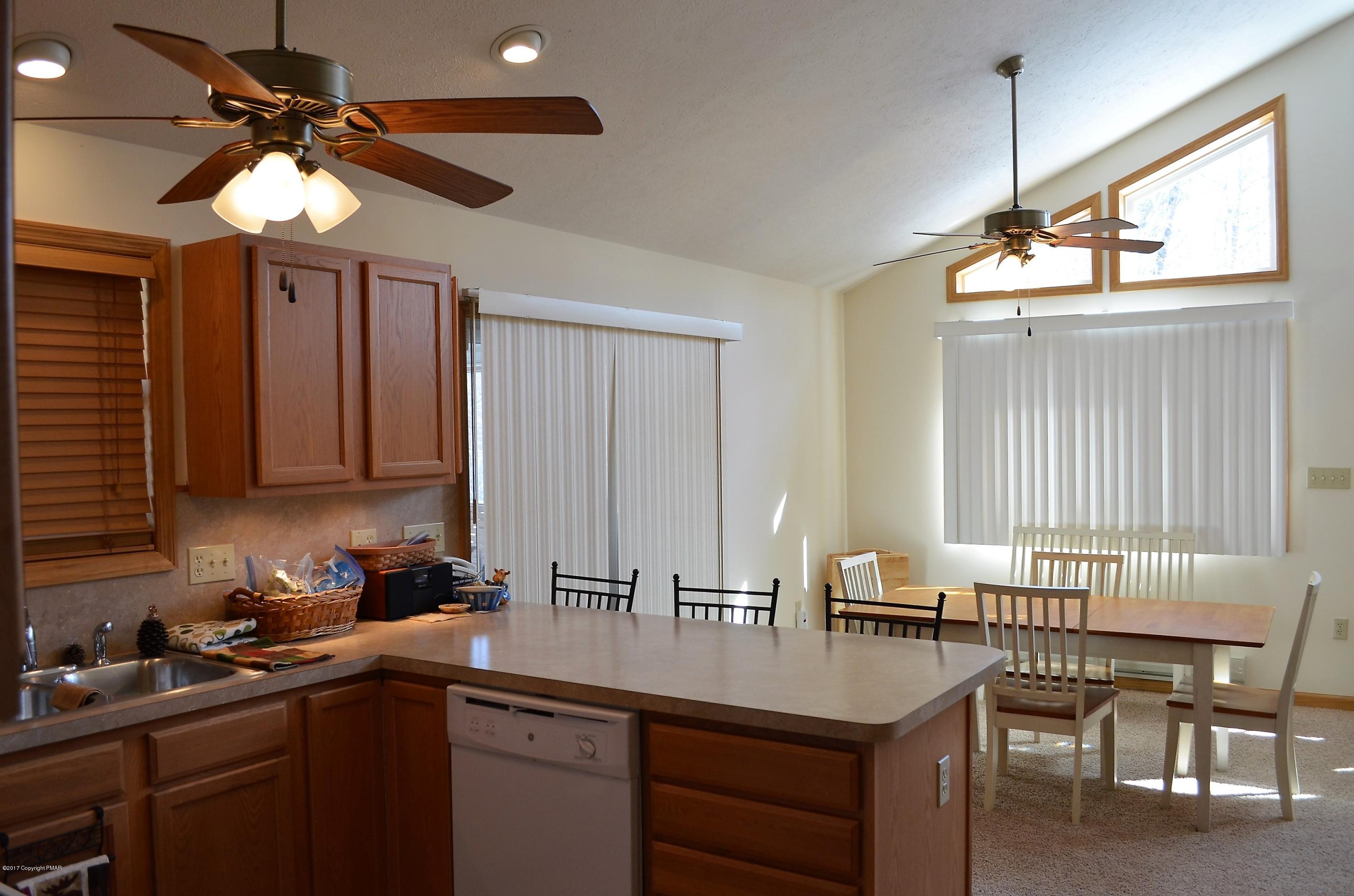 5 Ransom Circle Albrightsville, PA 18210 - Photo 6 of 32 Kitchen/Dining