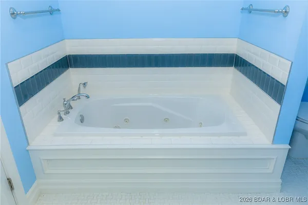 $1,390,000 | 32945 Green Hills Road, Gravois Mills, MO 65037