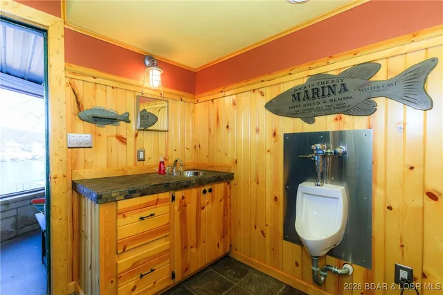 $1,390,000 | 32945 Green Hills Road, Gravois Mills, MO 65037