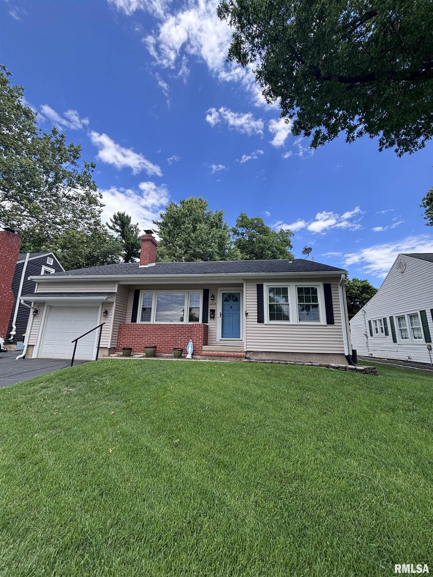 1204 Edgehill Road Jacksonville, IL 62650 - Photo 1 of 32